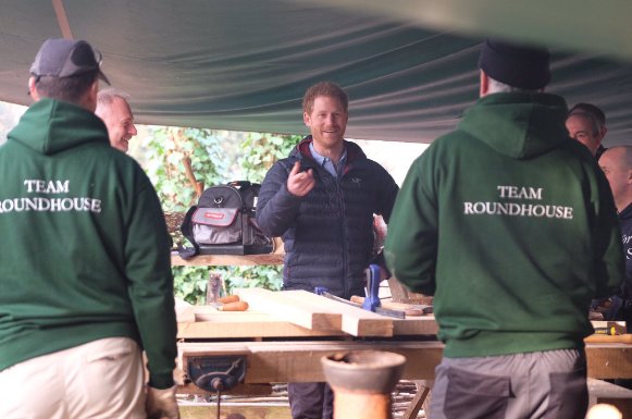 HelpforHeroes's tweet photo. Today Prince Harry came to H4H to learn about military #mentalhealth &amp; #HiddenWounds Read more here https://t.co/kvfOI7pd7o @KensingtonRoyal https://t.co/VVuSoPSWAI