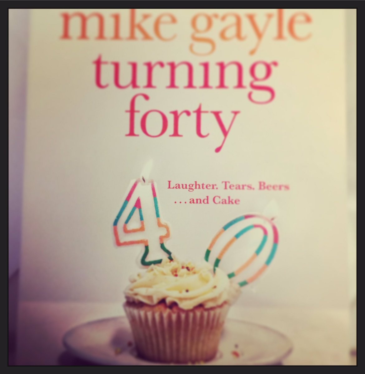 DJ_2377's tweet photo. So this is happening today 😮. #turning40 @mikegayle book rather apt and had to come with me to London #loveagoodbook #trainreading https://t.co/n5H7zqGRte