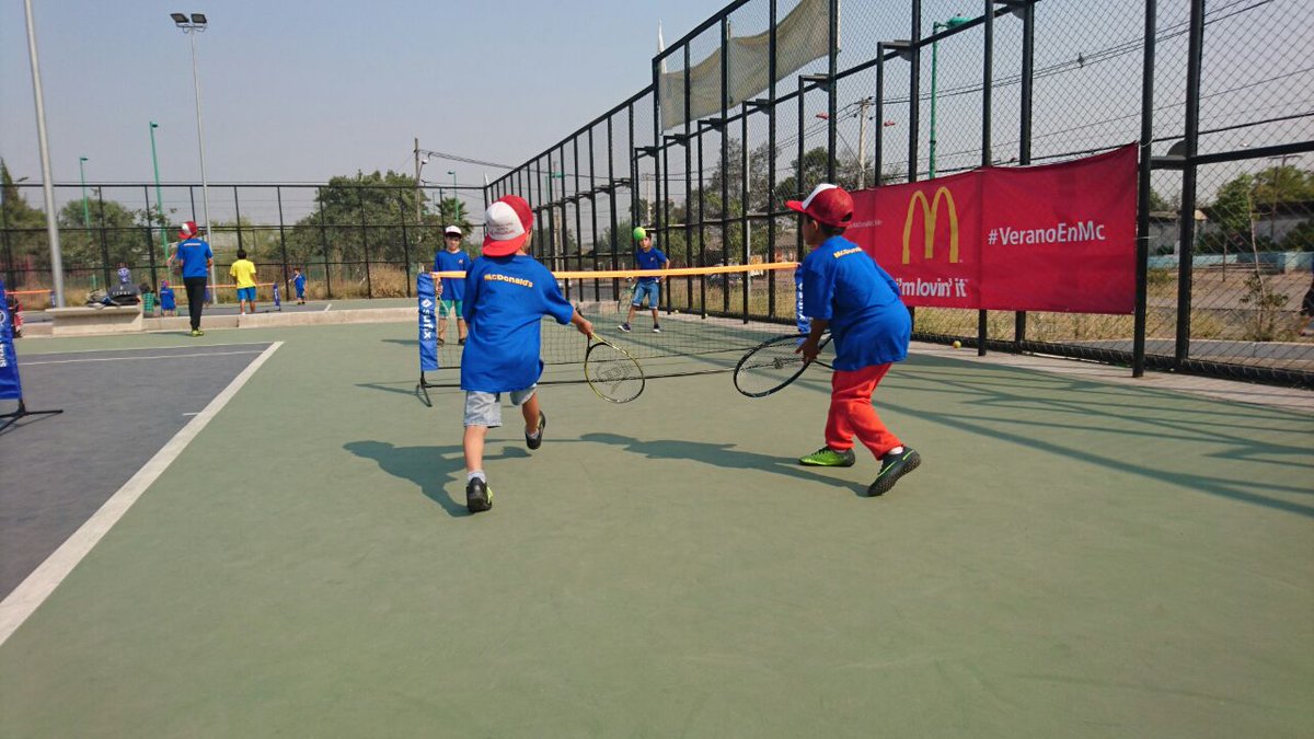 Panisello_PR's tweet photo. En las canchas de la Escuela Futuros para el Tenis comienzan hoy los talleres de verano apoyados por @mcdonalds_cl #Deporte #salud #VidaSana https://t.co/rKrmzHuAPG