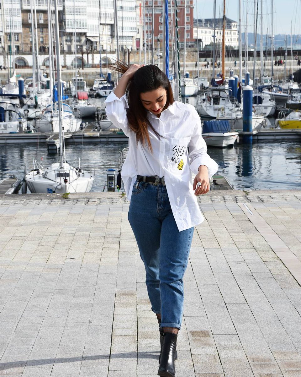 Fuiste magica para mi, decía. 
Magia... que palabra tan bonita, contesté. 

☄