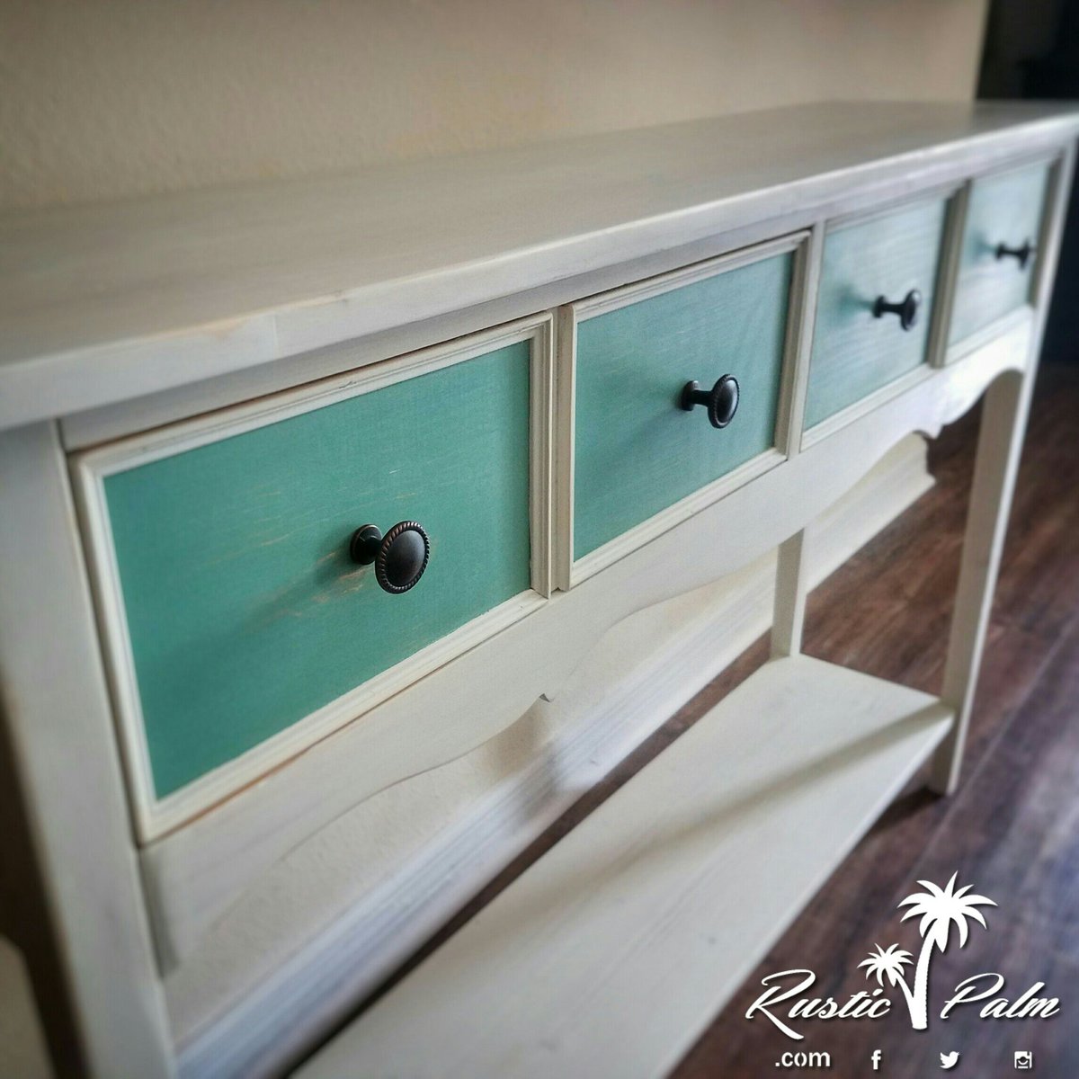 RusticPalm's tweet photo. I forgot to share the final colors of the entry table earlier. #rusticpalm https://t.co/gvklmjodbP