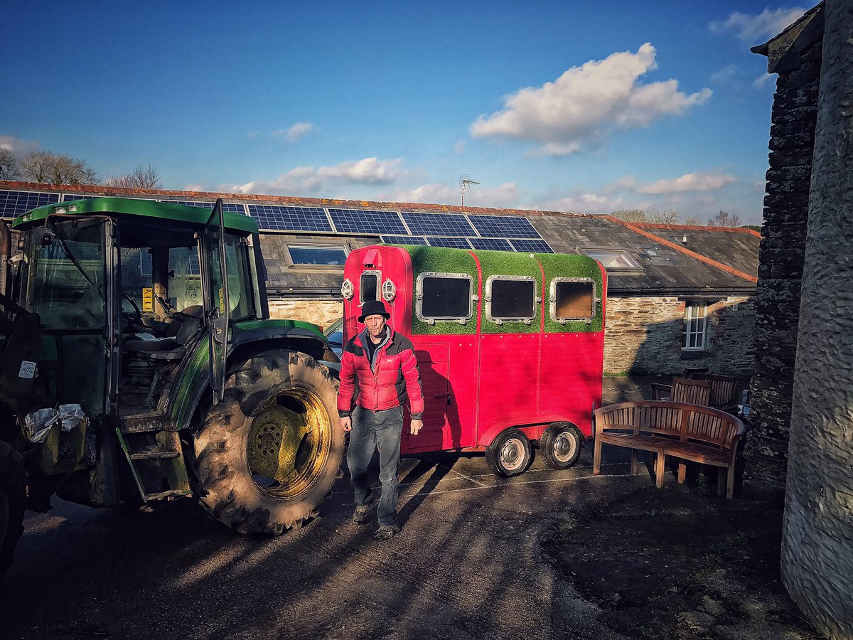 lazyciderbar's tweet image. A big lazy thanks to Simon @SouthTorfrey for helping us move the bar today