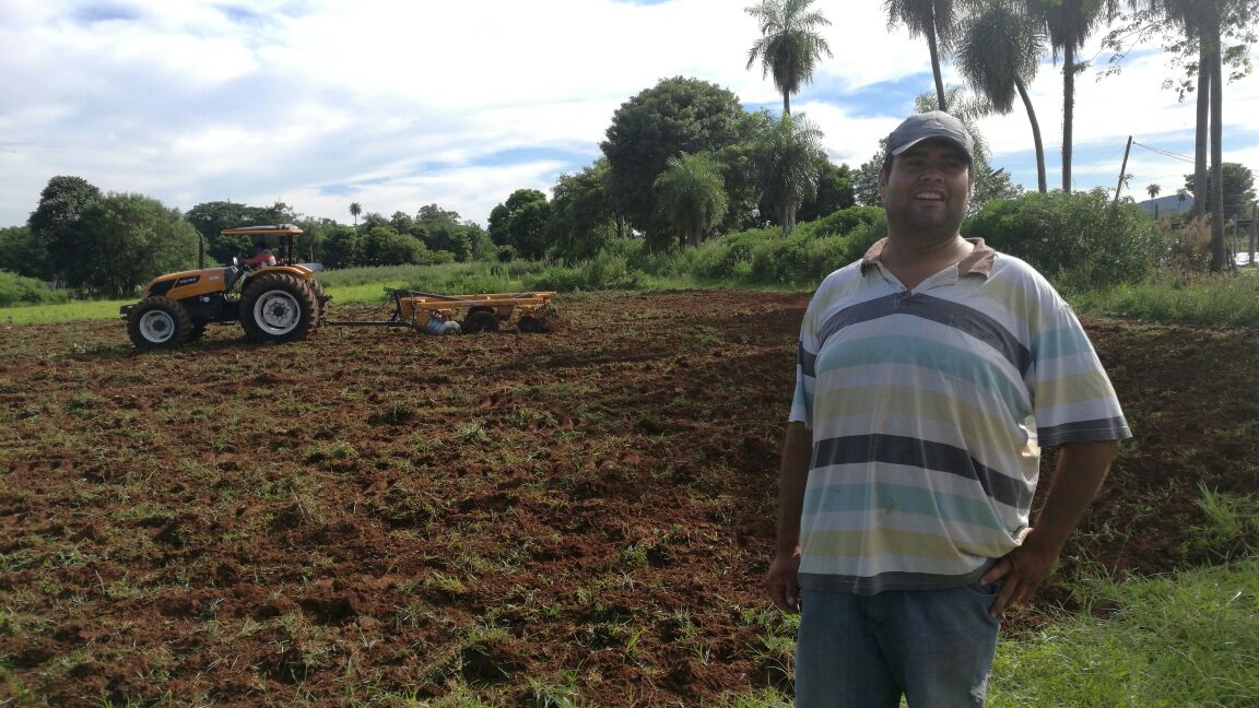 magparaguay's tweet image. Preparación de #2has de terreno para el Comité #HuguaPyta para siembra de #Tomate y #Frutilla en Compañia Ñuatí