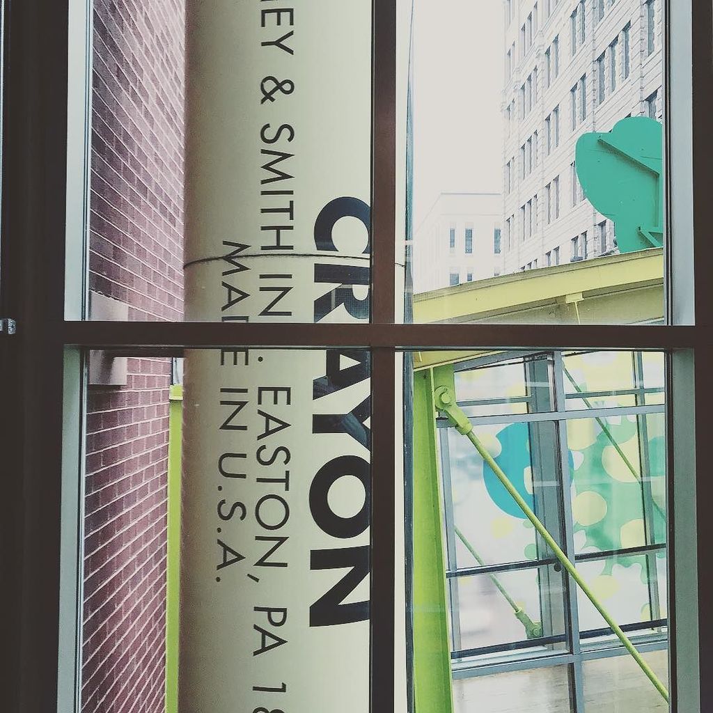 StyleEyesBlog's tweet image. #windowview #crayola #crayon #crayolafactory