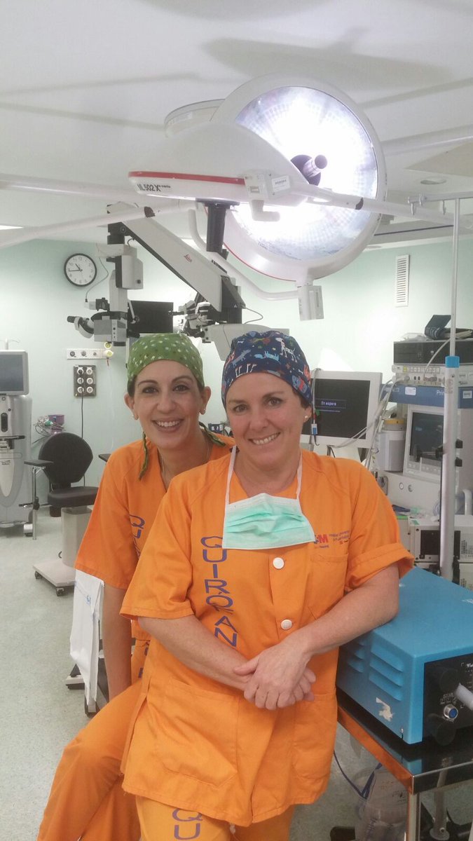 ioamadrid's tweet photo. El viernes pasado nuestras compañeras Vero y la Dra. Romero en el II curso oculoplástica de cirugía en directo #evisceracion #esferamedpor https://t.co/VRlvy55cxt