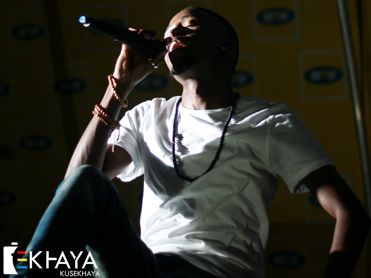 Ksekhaya's tweet photo. Witnessed some @MozaikProducer magic at @sofreshlounge during the @MTNSwaziland #MTNRhymesAndLaughter Siyabonga Mabuya! https://t.co/o820yDFIMR