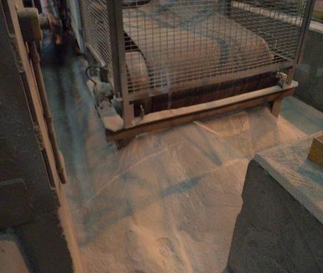 EXAIR Super Air Knives Improve Process in an Aluminum Rodding Shop blog.exair.com/2017/01/23/exa…