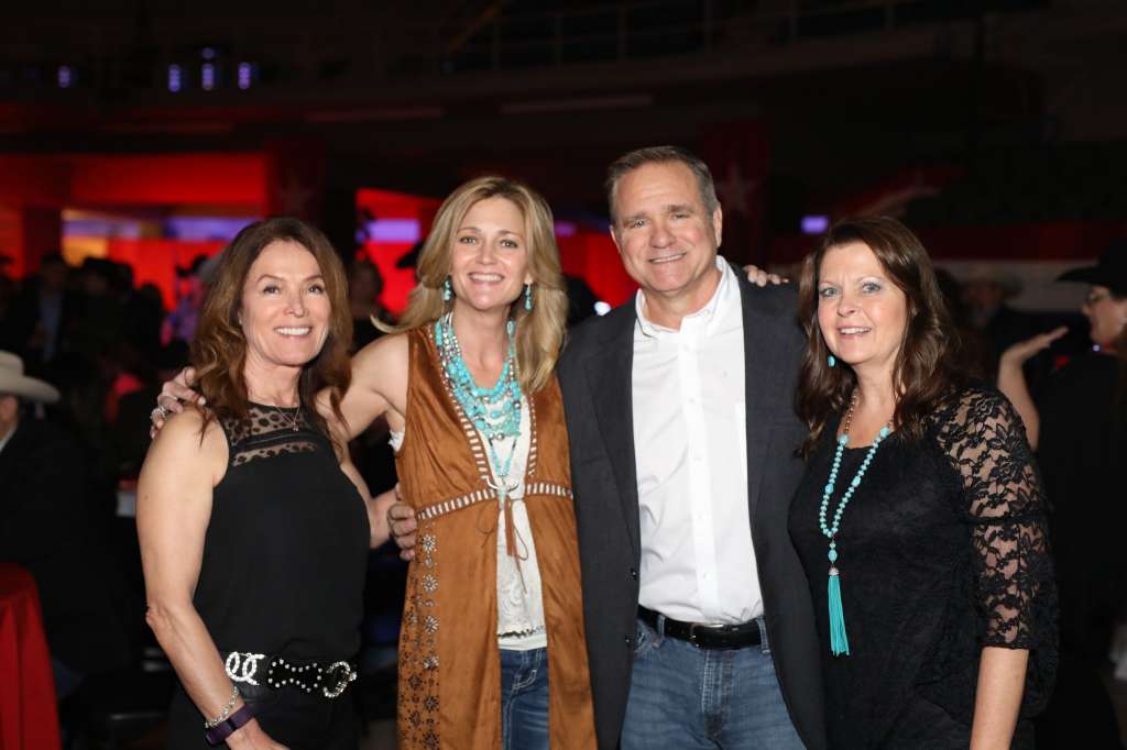 etm_mrogers's tweet photo. Had a blast at this year's #SanAntonioRodeoBall getting ready for @SARodeo16 lots of great performances. Get your tix early #letsrodeoSA https://t.co/7nyamX8tYI
