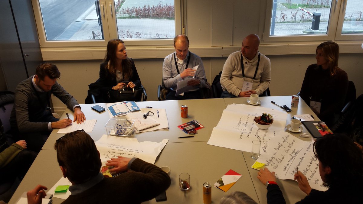 Hard aan het werk voor #collectief040 dilemma #socialetop #eindhoven: 
Op naar betere match tussen werknemer &amp; werkgever ihkv social return!