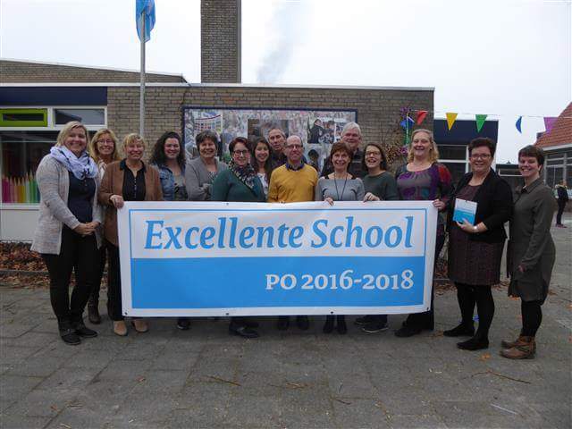 Vanochtend heeft de Sint Trudo school in Stiphout het predicaat Excellente School uitgereikt gekregen #Helmond 
nieuws.ditisonzewijk.nl/sint-trudo-sch…