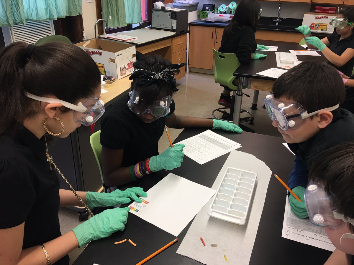 BSTEMEngineer's tweet photo. Environmental Engineering - 6th grade. Identifying sources of pollution by testing pH levels. @BSTEMhartford @MrRichT1P https://t.co/2y7m11Nahd