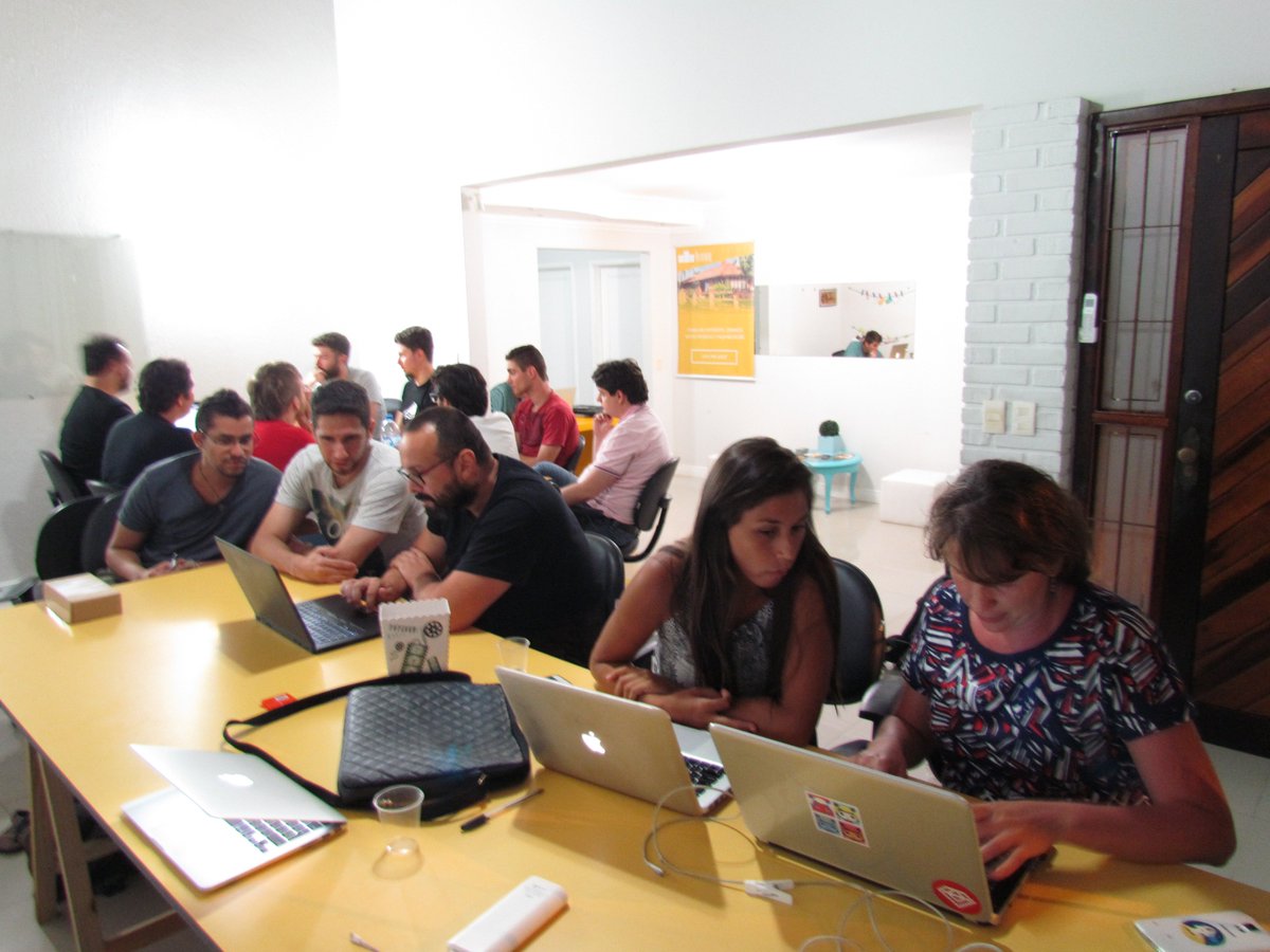 CodeForFloripa's tweet image. Em 18/01, nossa primeira reunião de 2.017. Ano novo e parceiros novos nos ajudando a programar uma Floripa melhor. Participe também!