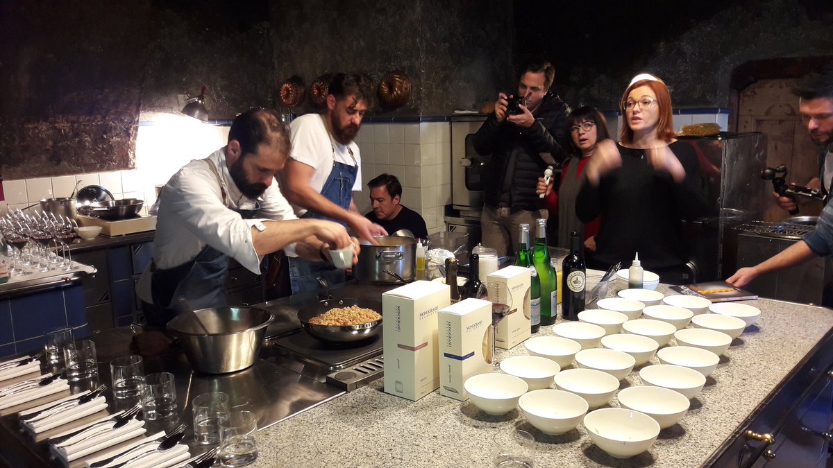 La Pasta: <a href="/ele_cozzella/">Eleonora Cozzella</a> ne parla, i <a href="/CostardiBros/">Costardi Brothers</a> la cucinano
#care_s #ifoodit <a href="/EthicalChefDays/">CARE's</a> <a href="/iFoodit/">iFood</a> <a href="/dissapore/">Dissapore</a> <a href="/Pasta_Felicetti/">Pastificio Felicetti</a>