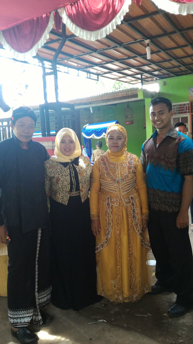Qndutz's tweet photo. Mereka yg membuat saya maju😗😚😍😘 https://t.co/mC3VdEZiK8