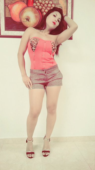 POR FIN aqu&iacute; est&aacute;n las fotos de mi gran cambio que os prometi..! Espero que me comenten....#kisspussy<a href="/tag/kisspussy"class="tags"><span>#kisspussy</span></a>