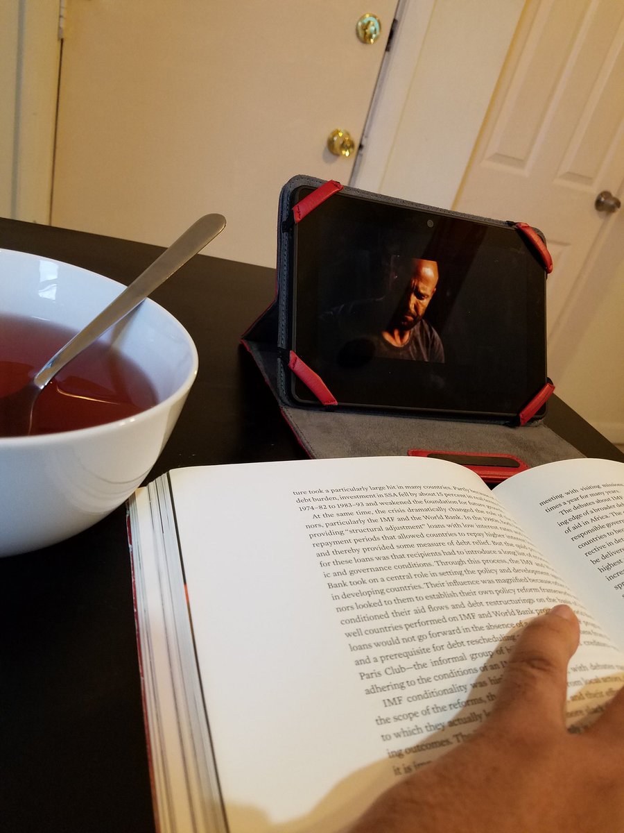 ChefArif_'s tweet photo. How I'm starting my day! Bowl of tea n a Movie! 😎🤓🔌🔭🎨 https://t.co/RIf3jgupy2