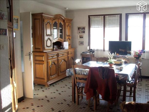 ArthurimmoG's tweet photo. #MaisonAVendre #Guingamp #campagne.Belle maison #6pièces #plain-pied de 100m².
Idéal première acquisition!!! https://t.co/H8Ttq2XW4h