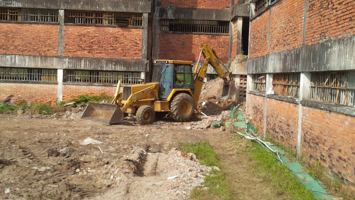 adrialmar's tweet photo. Continuamos con limpieza y demolición edif CPO Táchira @irisvarela @mspenitenciario @Andinamppsp @FONEP_MPPSP https://t.co/pNify8nLfP