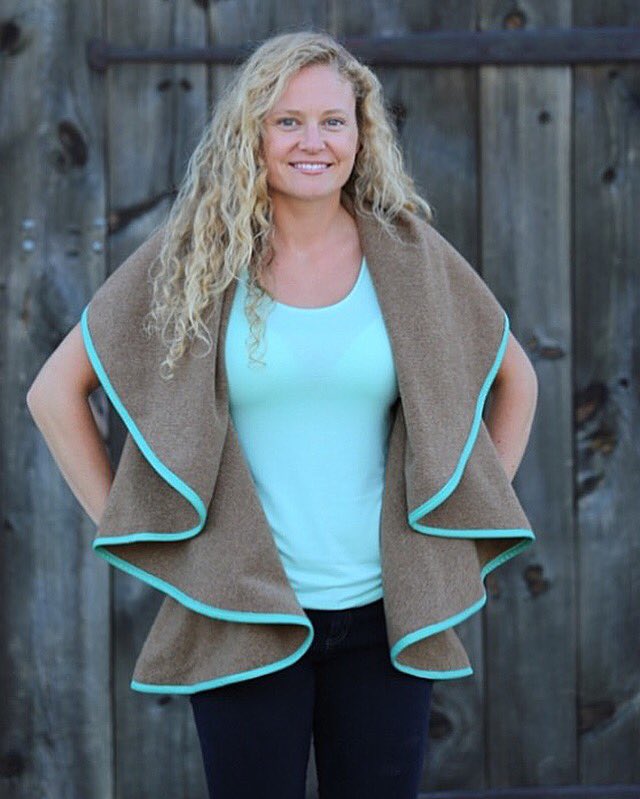 There's never been a Monday that a little color couldn't cure❤️💛💚💙💜#styleiseverything #livecolorfully #theremyshawl  remycreations.com