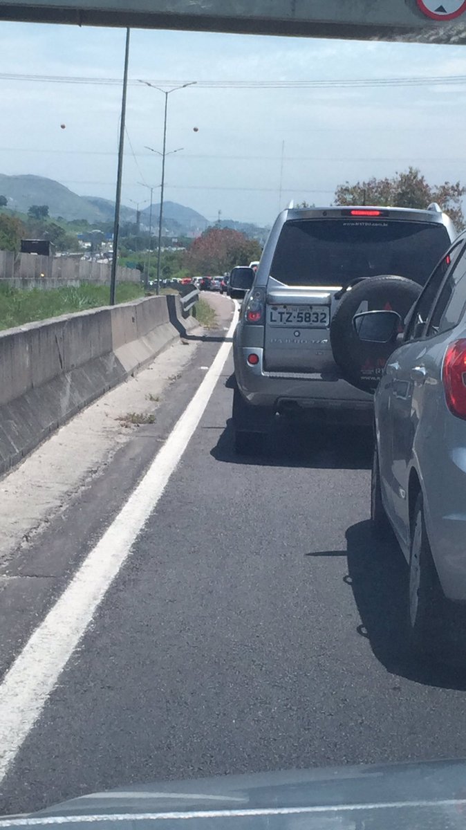 SergioRdr_ADV's tweet photo. Niterói X Manilha sentido RJ @LeiSecaRJ Bem lento. #VoltadoFeriado https://t.co/NTO6XGsoUT