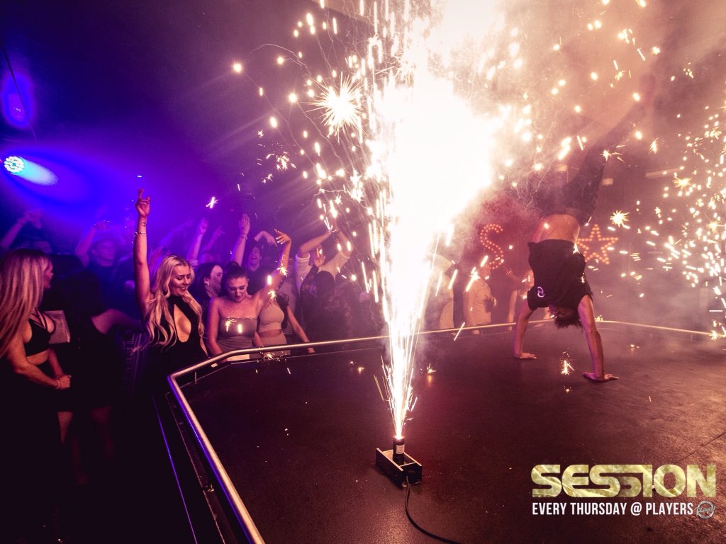 SessionThursday's tweet image. The countdown for Thursday is on 🎈

Expect elite vibes at you're number one Thursday spot as per usual 🌊

See you all Thursday 🌚