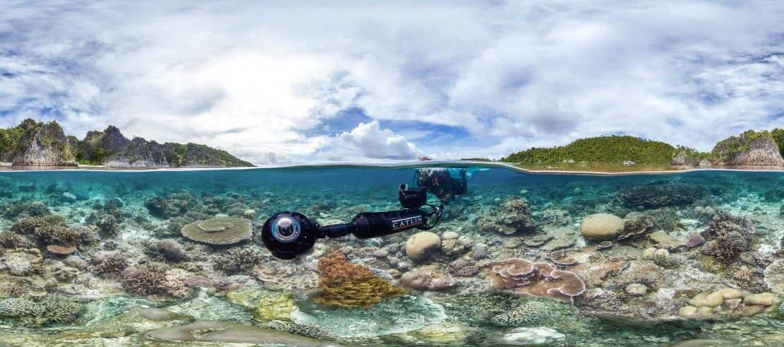 VrOtaku's tweet photo. How and Why #Documentary Filmmakers at #Sundance Are Using #VR https://t.co/bAuHskHnqH @nofilmschool #sundancefilmfestival #360film #tech https://t.co/zJ7Xghi7U8