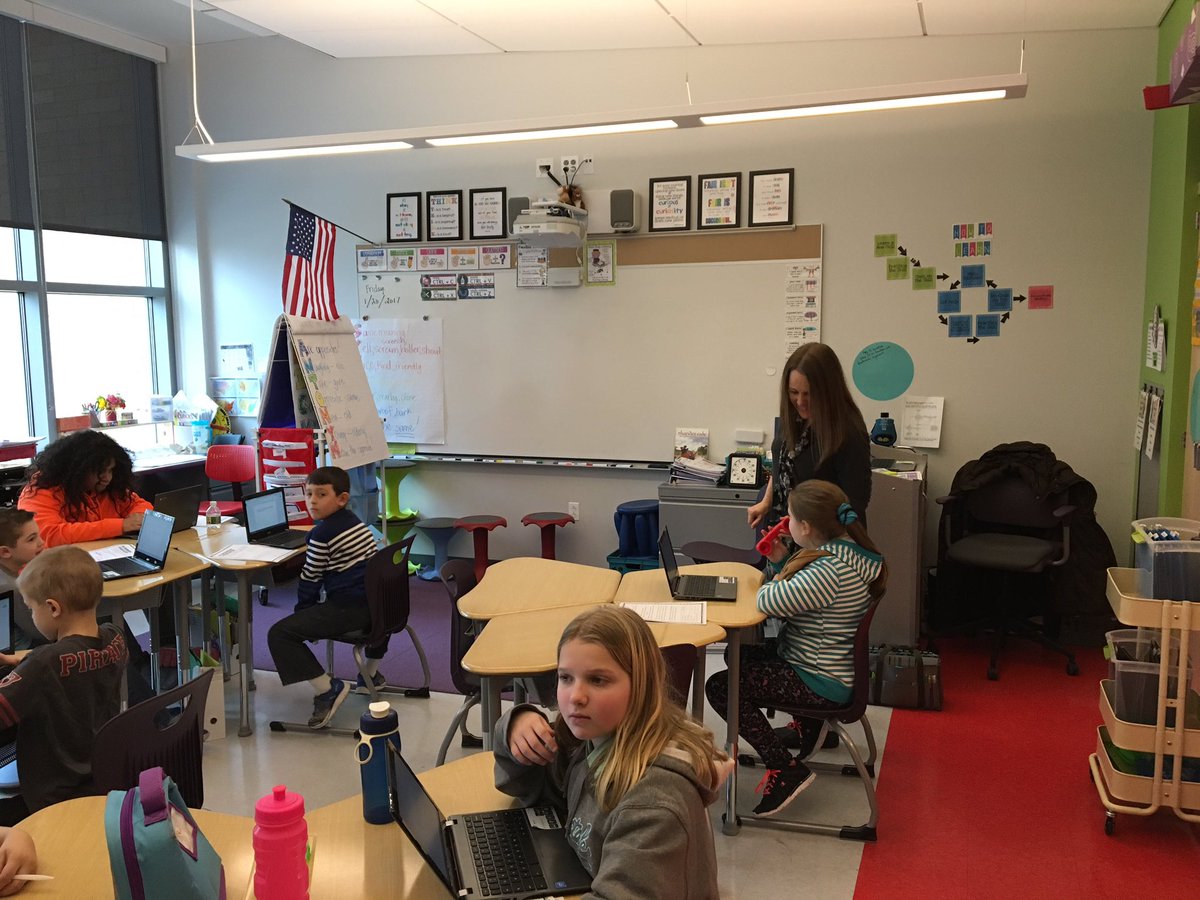 leadership101_'s tweet photo. Mrs. LeFave's class using #Gsuite for writing @MilfordSchools @WoodlandMilford #MPStalks an https://t.co/X5yXA51C2o