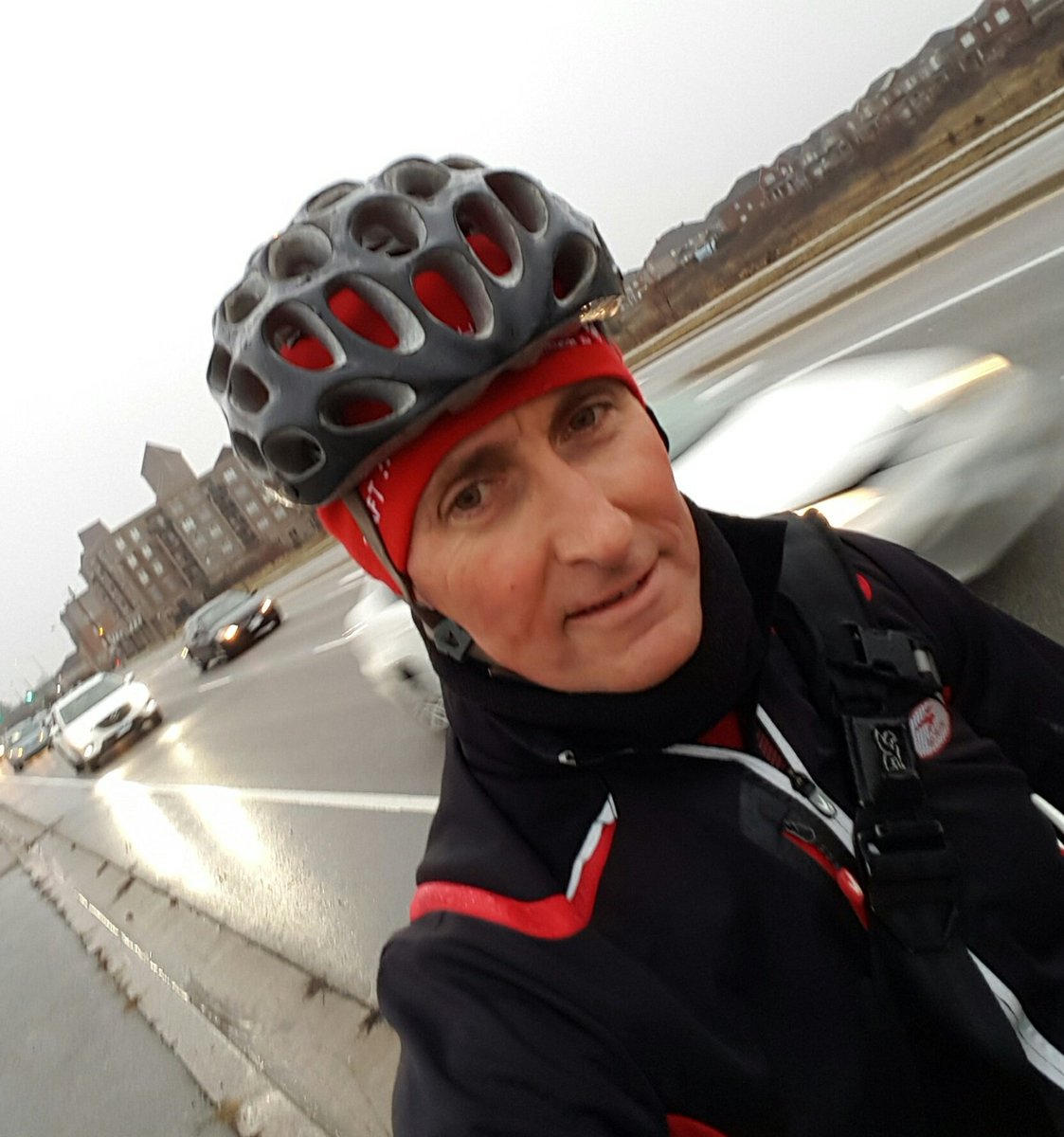 David_S_McKay's tweet image. Toasty warm commute in #BurlON thanks  #SmartLayers and @SUGOI_Apparel