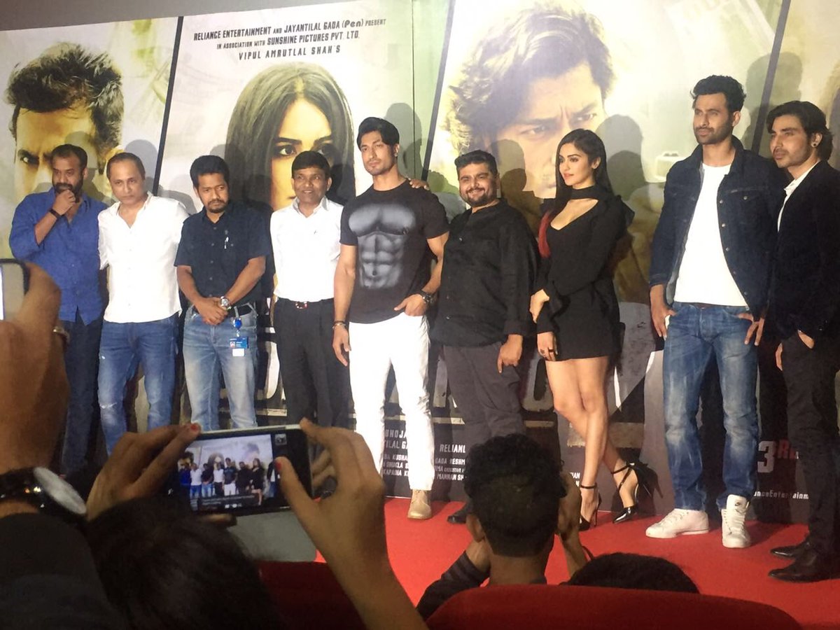 RelianceEnt's tweet photo. The #CommandoSquad is all smiles at the #Commando2Trailer launch event. @VidyutJammwal https://t.co/wdbXfFWWTd
