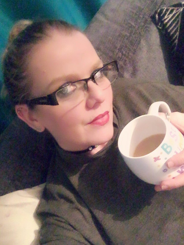 Having a brew in my favourite mug.
#brew #mug #chillin #favourite #favouritemug #selfie #specs #blondie