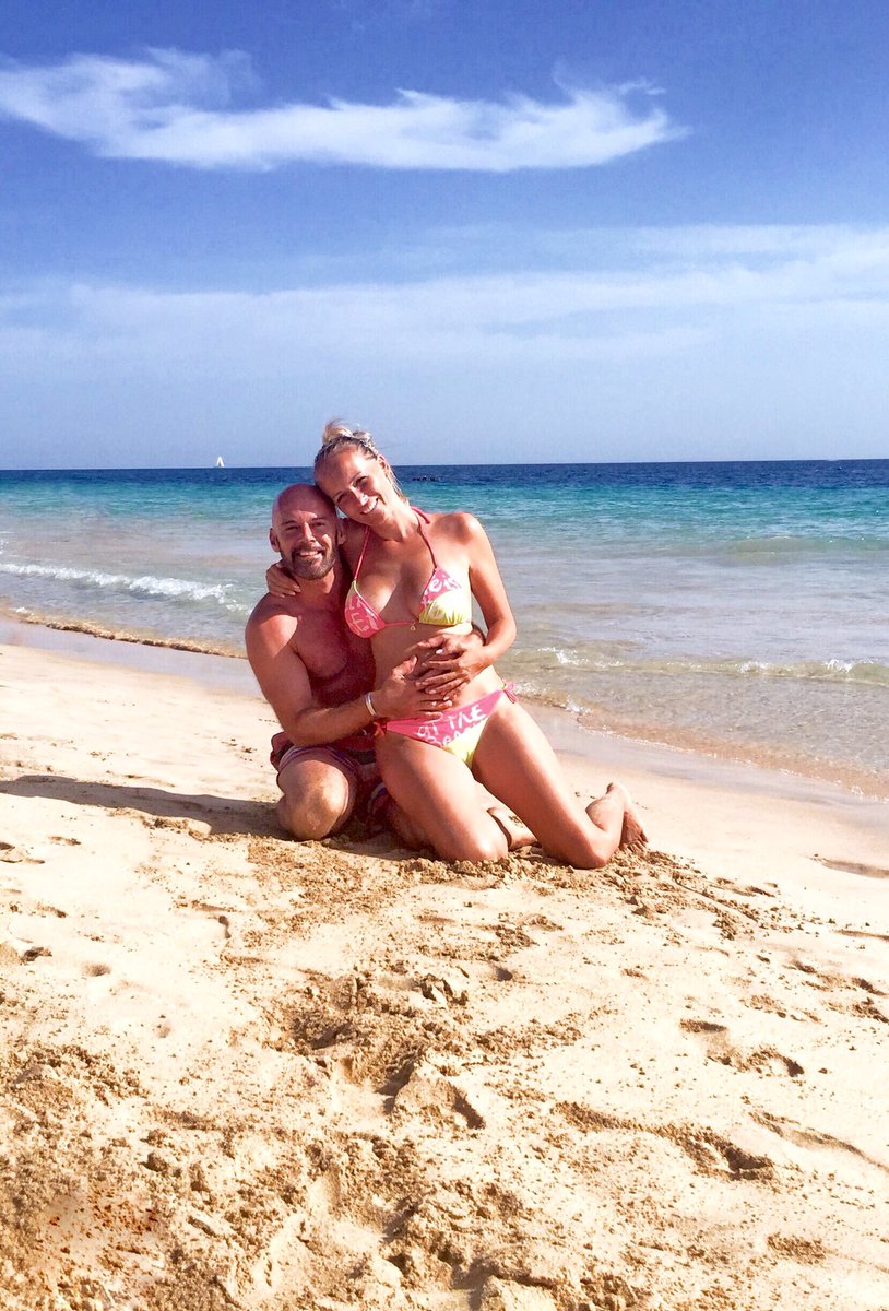 Catched this amazing Badenixe at the Schtrand 👙☀️😋
#suniscool #deepbluesea