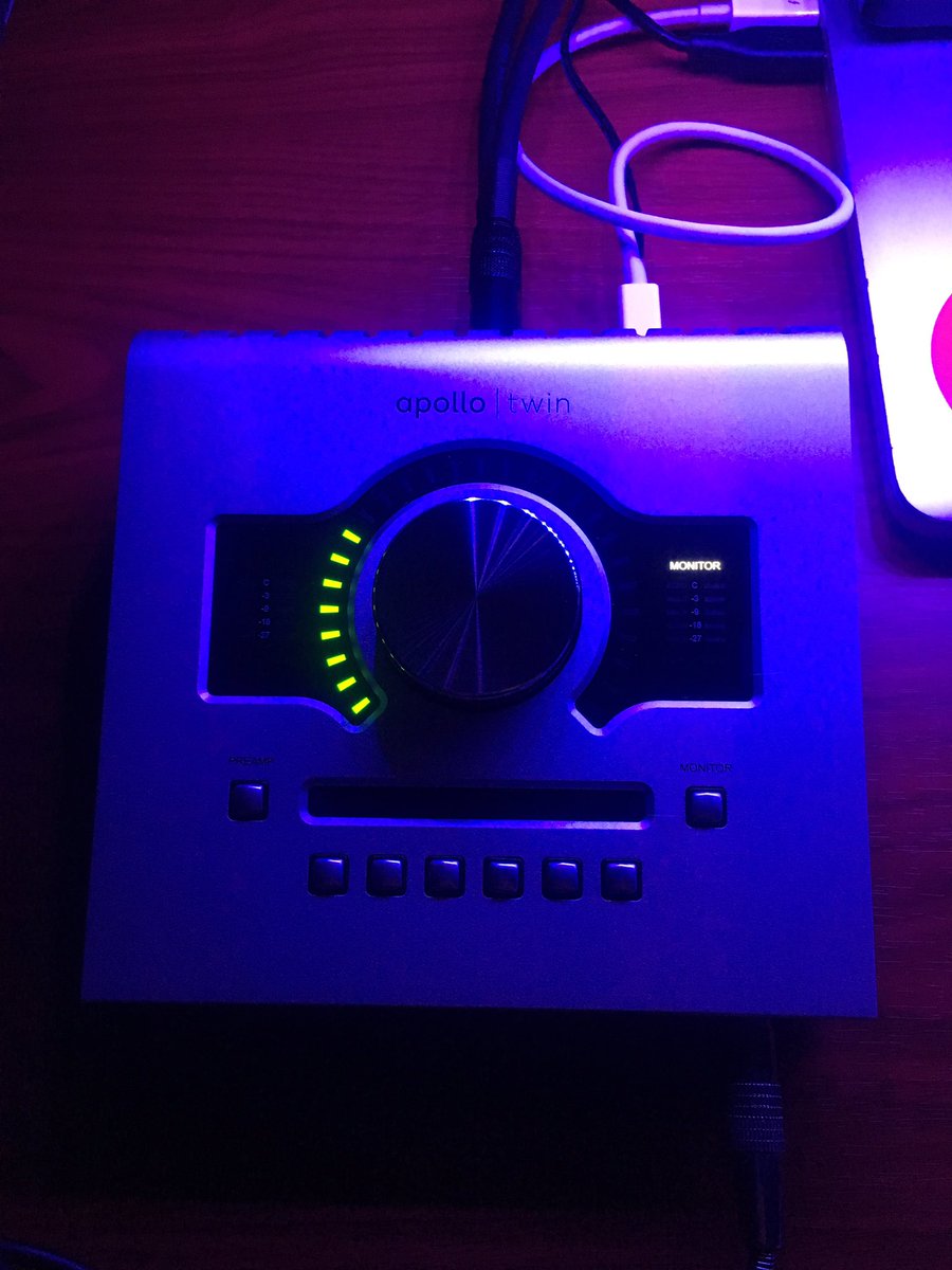 _ayomax's tweet photo. Best purchase of 2017 #uaudio #apollotwinduo #uaplugins #mlmixing #mixengineer https://t.co/G0MJakoWuX