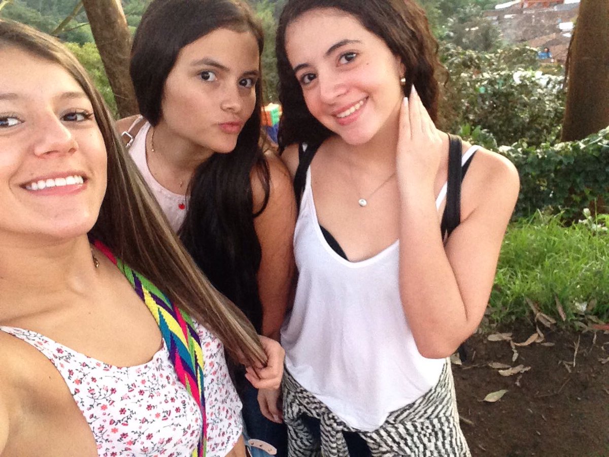 Danimarin301's tweet photo. A la vida mil gracias por ustedes💗 https://t.co/HyM3IJxIgq