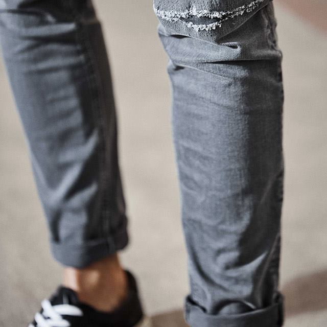 JACKJONESSPAIN's tweet photo. Añade algún detalle desenfadado para este alucinante look denim . 
Consigue el tuyo ► https://t.co/sRFnggMHaP https://t.co/ABBfDFPEm4
