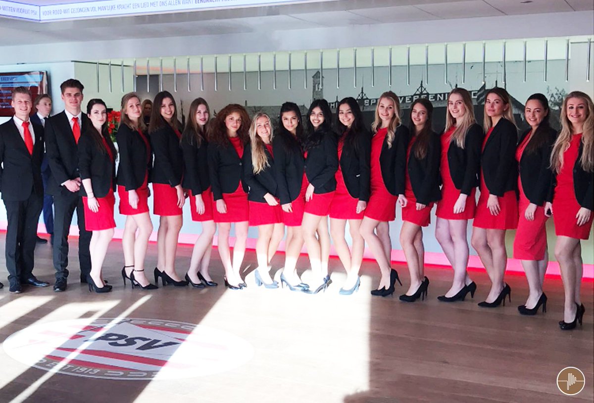 PPulse_'s tweet image. Plaatje toch? Onze ploeg stond ook afgelopen weekend weer voor je klaar tijdens de wedstrijd van #PSV! ✌#PremiumPeople