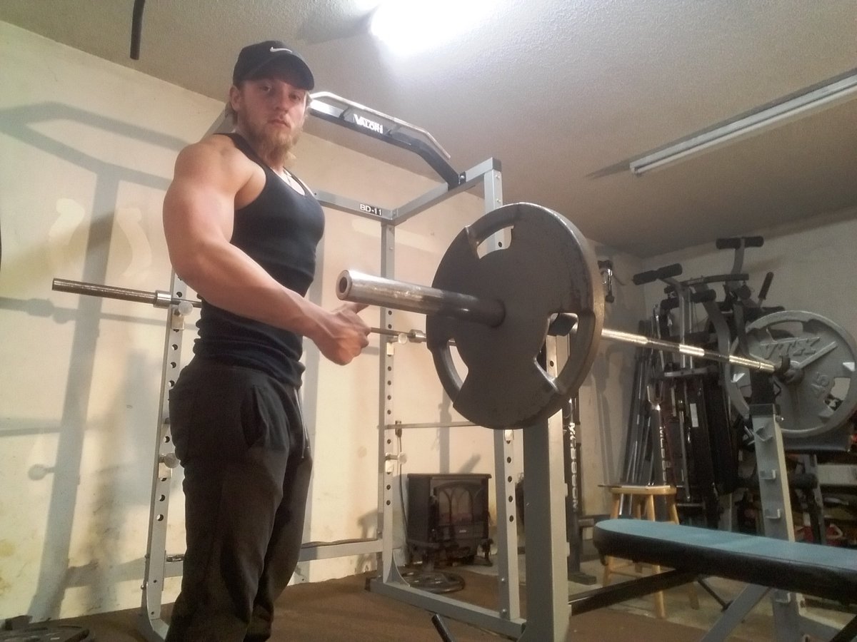 BlakeSmither's tweet photo. Killing it today!!! #powerbuilding #WhateverItTakes #passion #fitness https://t.co/h4Pb3zyJGR