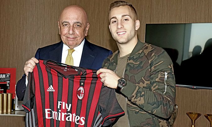 MilanistiOrId's tweet photo. OFFICIAL: Gerard Deulofeu telah bergabung dengan Milan dengan status pinjaman hingga akhir musim #BenvenutoDeulofeu https://t.co/E7UGoUL0v6