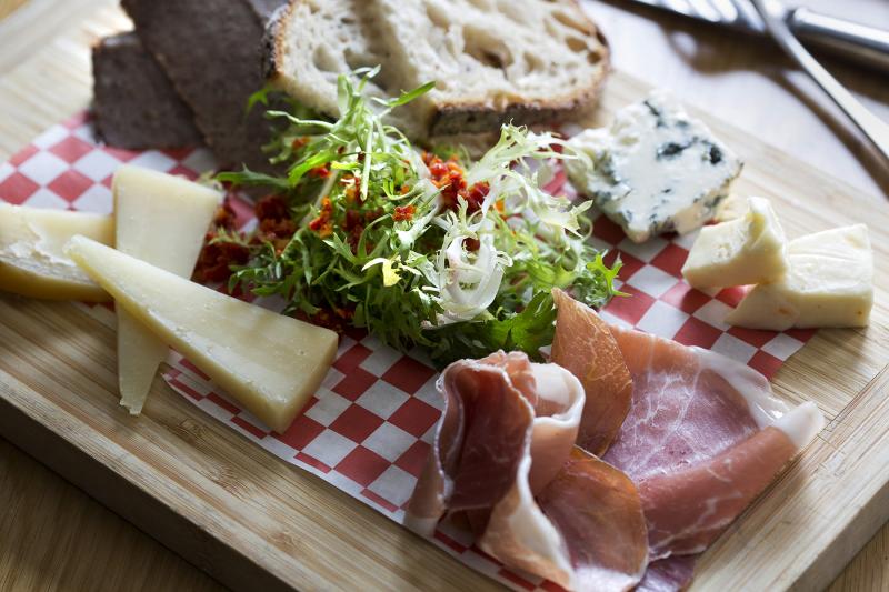 alacarteMidwest's tweet photo. Visit lovely #LincolnPark for a delightful meal @ChezMoiChicago during @ChooseChicago #ChiRestaurantWeek! https://t.co/aekj9mkm4o https://t.co/tS5ZpX4Rur