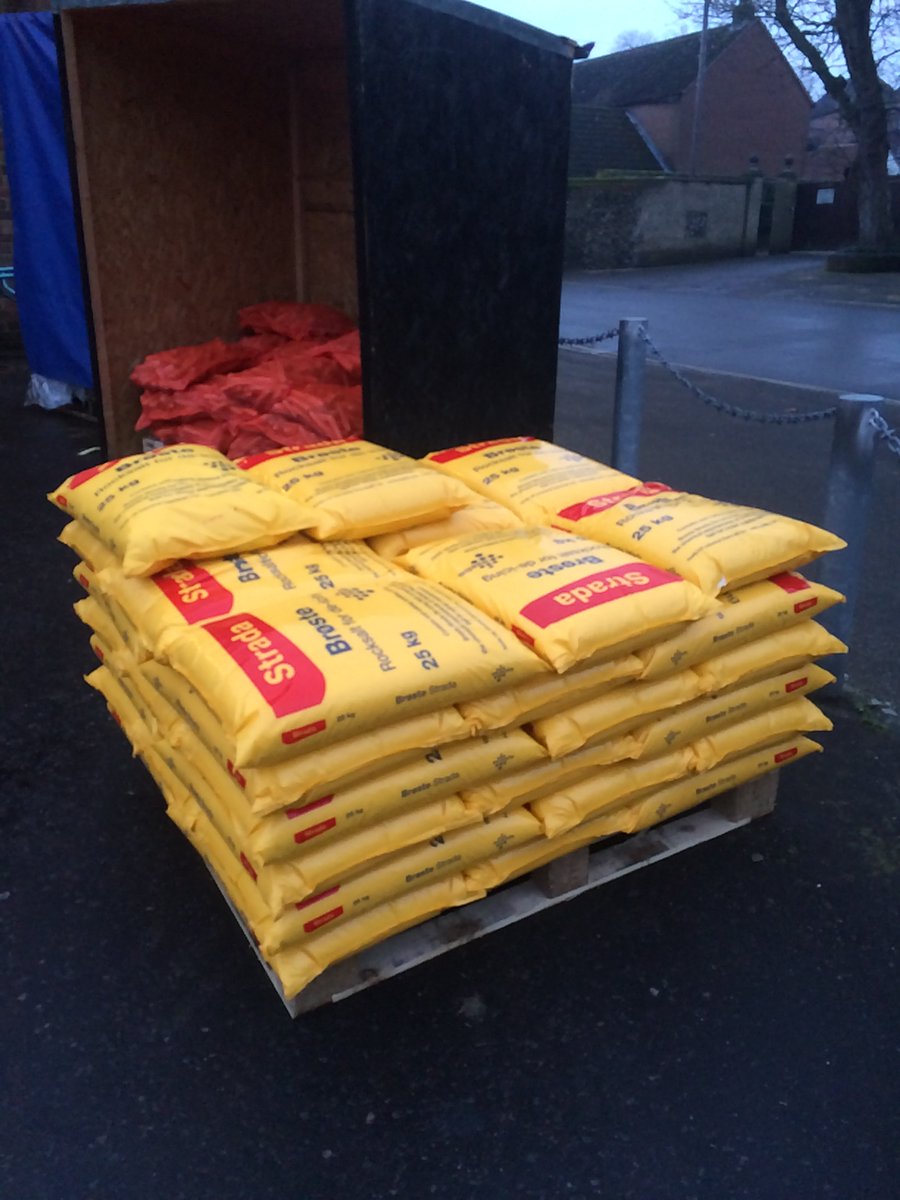 ROAD ROCK SALT 
25kg ONLY £4.95 +VAT

Be prepared for more of these icy starts...ensure your yard is safe for horse &amp; rider!