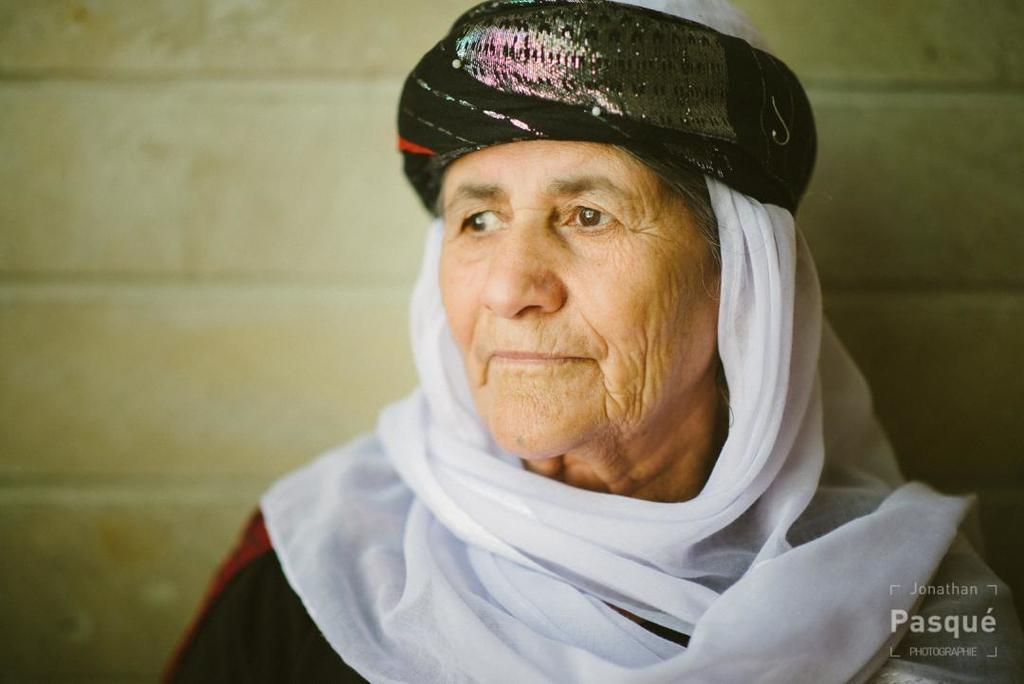 Azmaa est une #prêtresse #yézidie (#cheikh en #kurmandji). Elle officie à à#Lalesh où elle… ift.tt/2jpgPTL