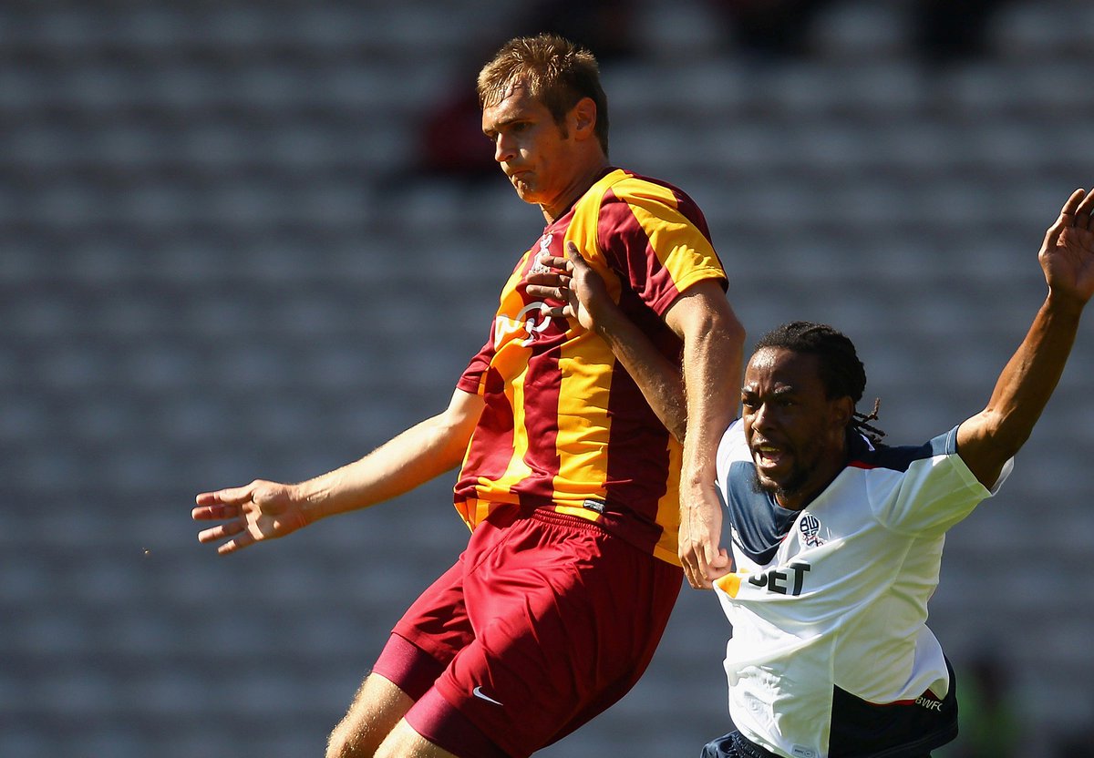 Ladbrokes's tweet photo. James Hanson...

3rd highest goalscorer for Bradford ⚽️
League Cup finalist 🏅
League Two play-off final winner 🏆

Bradford legend.

#BCAFC https://t.co/j5Jw9FEnEj