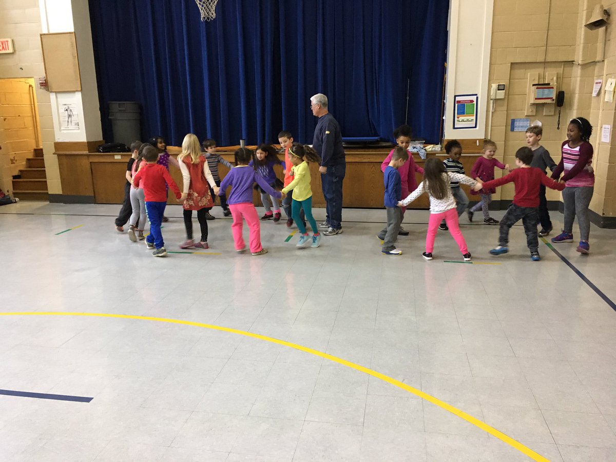HanneysHotShots's tweet photo. On D days, we square dance!! https://t.co/xFihSe5EJY