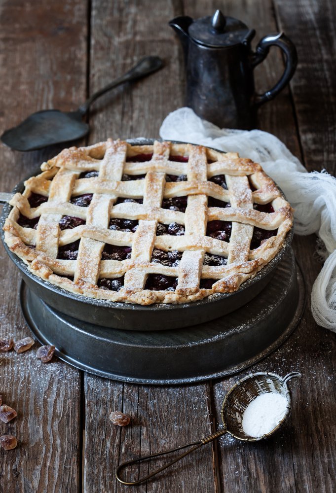 Canada's tweet photo. On #NationalPieDay, try a slice of saskatoon berry pie! DYK saskatoon plants can survive temperatures as low as -60º C? @cityofsaskatoon https://t.co/VZsmTOfCnh
