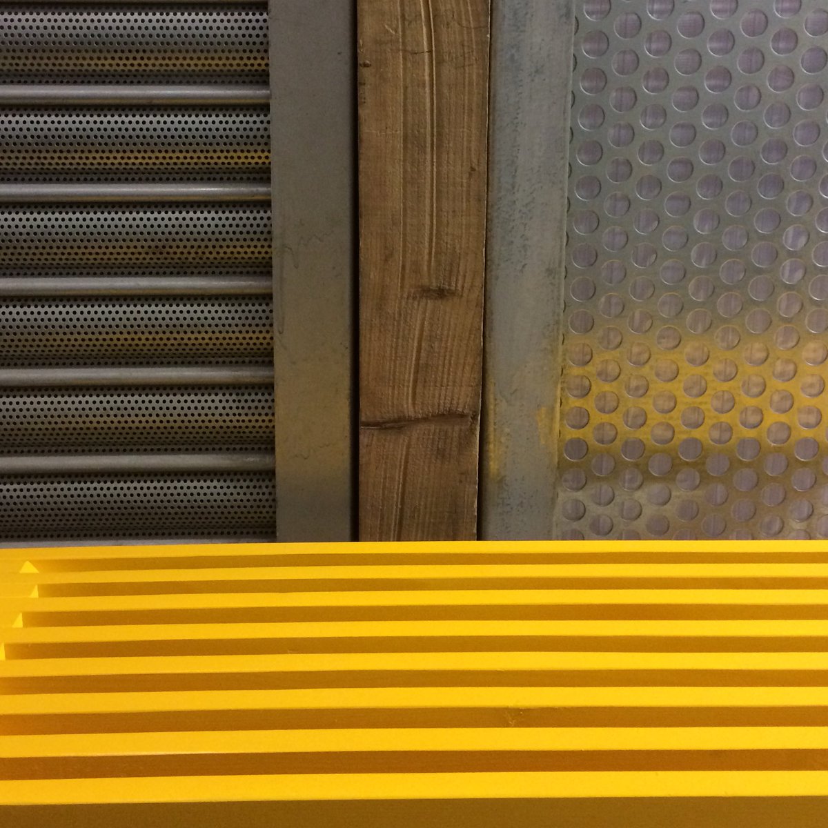 Finishing touches <a href="/artlicks/">Art Licks</a> <a href="/CHELSEAspace/">Chelsea Space</a> <a href="/GasworksLondon/">Gasworks</a> @SeenFifteen <a href="/SouthKiosk/">South Kiosk</a>