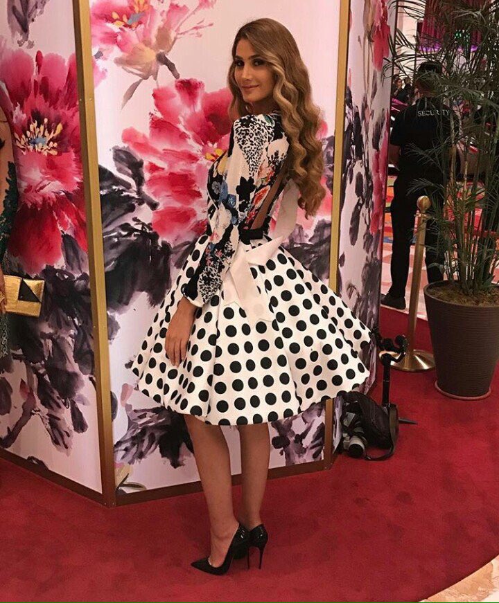 Marielys2807's tweet photo. Vamos todos a apoyar a nuestra #MissVenezuela @MariamHabach en el #Missuniverse #Venezuela usen los # y los rt que también valen https://t.co/EFlKFV1y1R