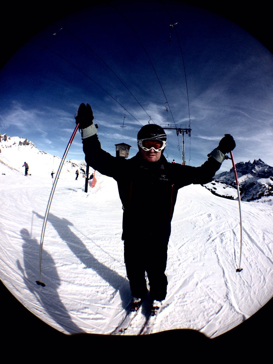 Another great day <a href="/MorzineOfficial/">Morzine Official</a> <a href="/Morzine/">Morzine</a> popped over to Switzerland @otchampery @TCCPS1874 #ski