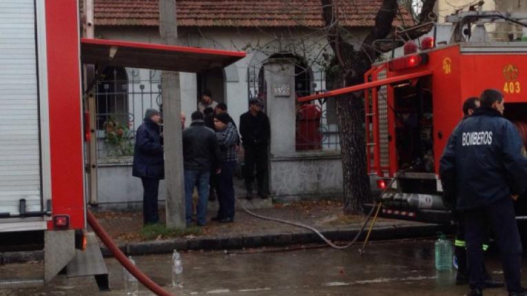PabloFredes_PDF's tweet image. Mitad de centros educativos y de salud no están habilitados por Bomberos. Dentro de 12 años más lo regularizan #FA12 telenocheonline.com/politica/mitad…