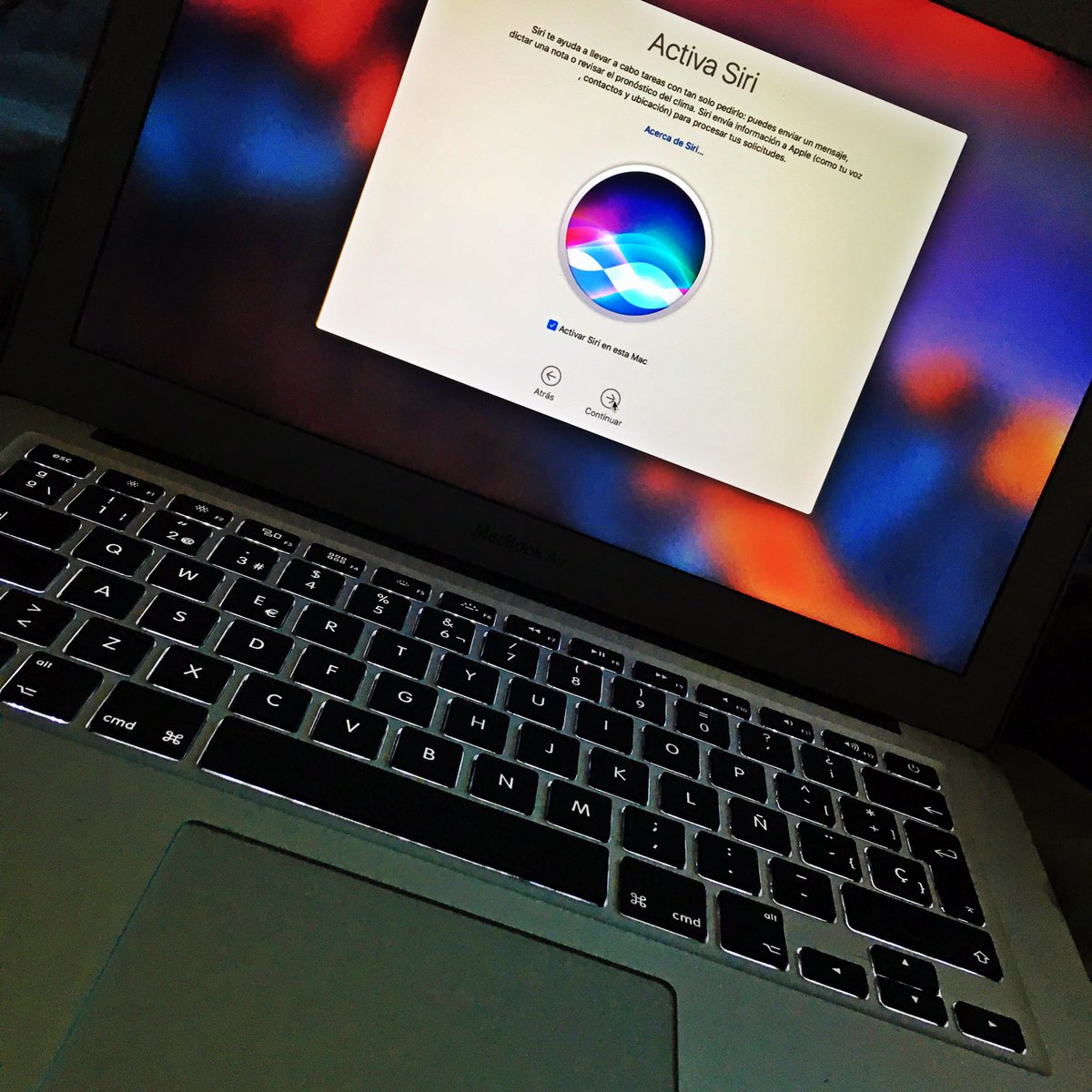 Pineda_Israel's tweet photo. #HelloSiri #SeremosGorditosDeWall-E #macbookair13 #InsultaréASiri https://t.co/CoiT8rEGtl