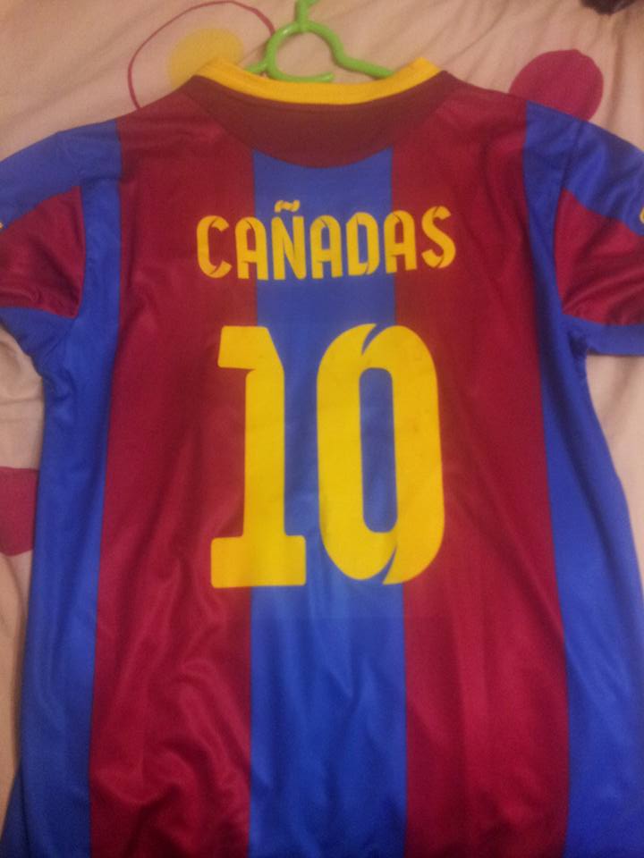 VicenMunoz's tweet photo. Capitán, mi capitán!! Un gol, una celebración..y una camiseta... jamás olvidaré lo que nos diste!! HASTA LUEGO AMIGO!!! @seorlobo14 https://t.co/TjmsgYAVqc