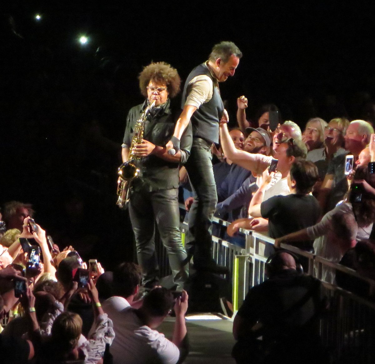 SpringsteenUs's tweet photo. My review of the Aussie tour opener in Perth: https://t.co/26yAi7Myiv @backstreetsmag @jakeclemons #springsteen #perth #estreetband https://t.co/jElEDNzPHl